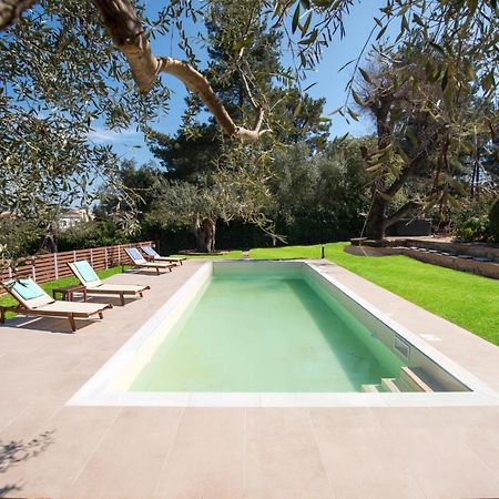 Spyrelia Villa With Private Pool & Outdoor Hot Tub 다시아 외부 사진