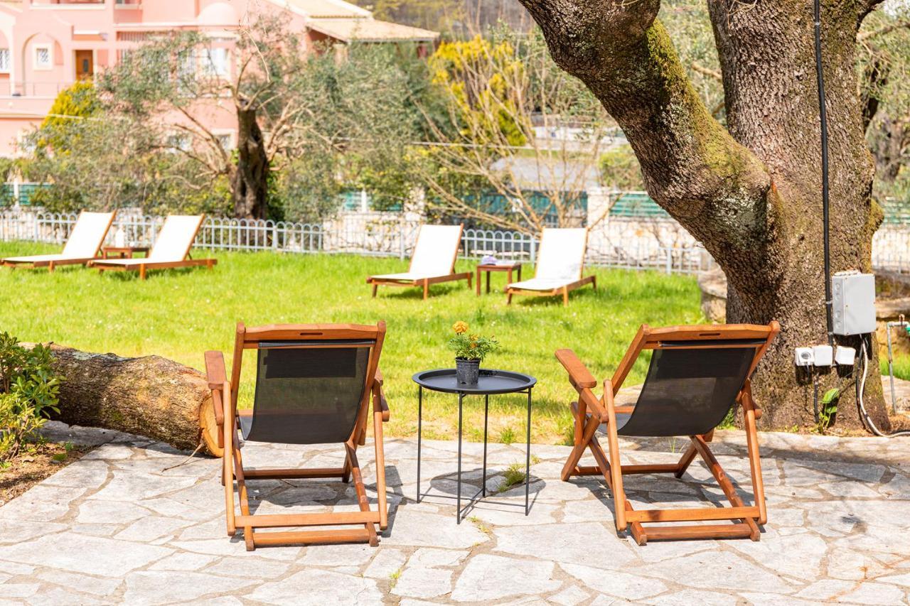 Spyrelia Villa With Private Pool & Outdoor Hot Tub 다시아 외부 사진