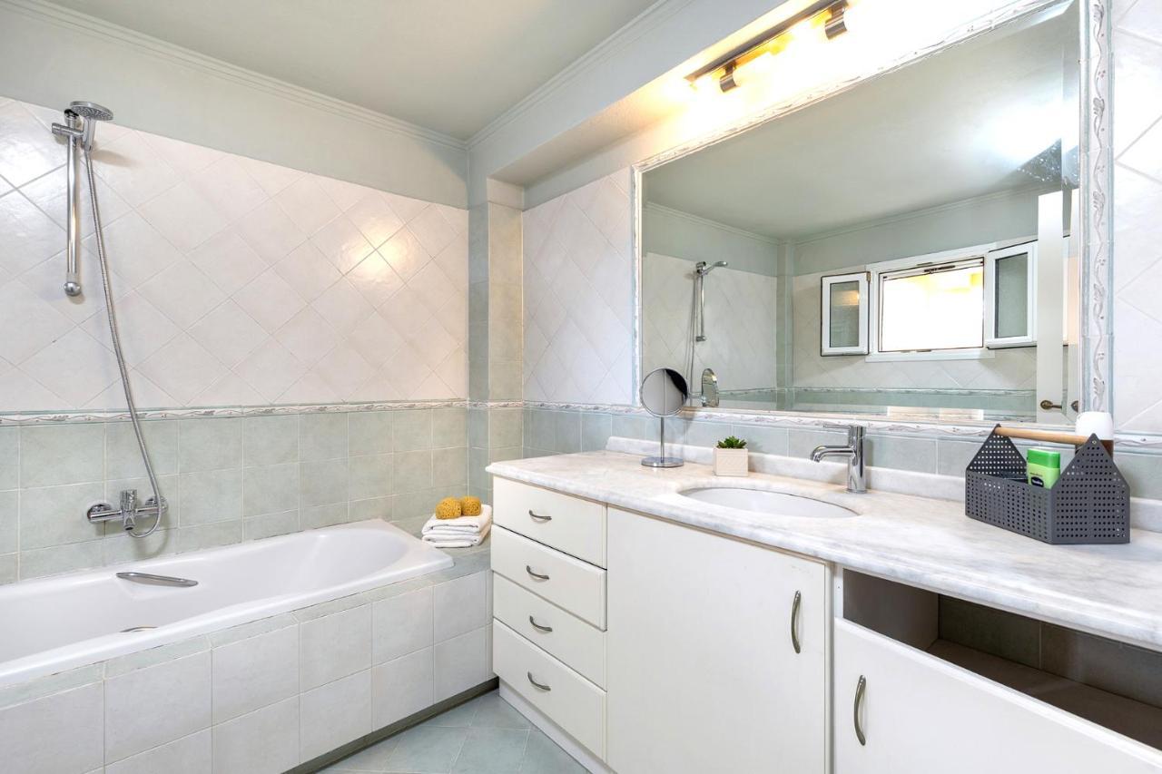 Spyrelia Villa With Private Pool & Outdoor Hot Tub 다시아 외부 사진