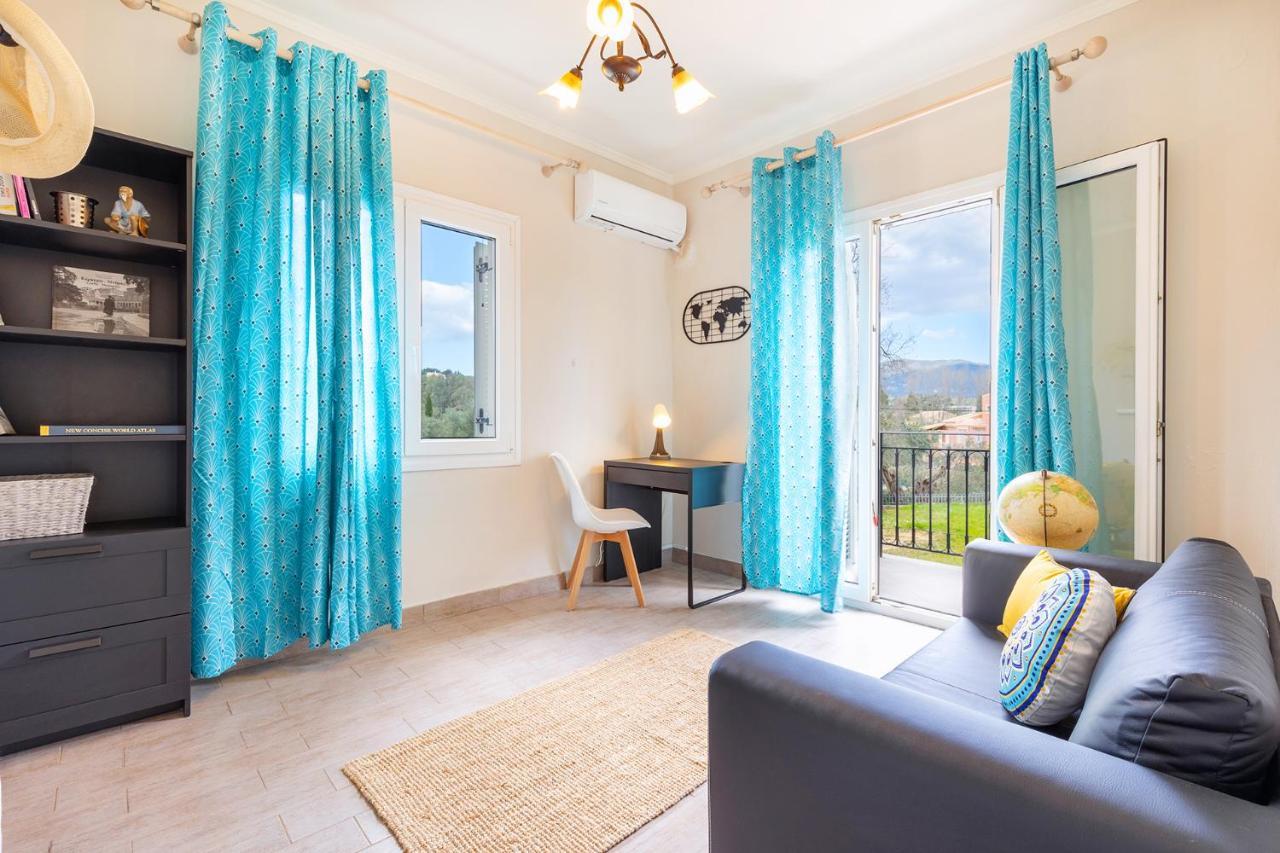 Spyrelia Villa With Private Pool & Outdoor Hot Tub 다시아 외부 사진