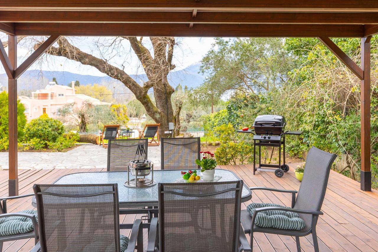 Spyrelia Villa With Private Pool & Outdoor Hot Tub 다시아 외부 사진